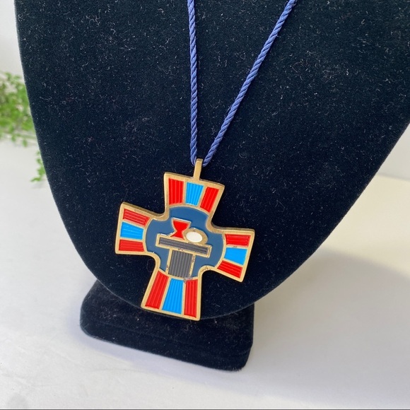 Vintage Terra Sancta Guild Enamel & Metal Eucharist Cross Pendant Necklace - Picture 2 of 8